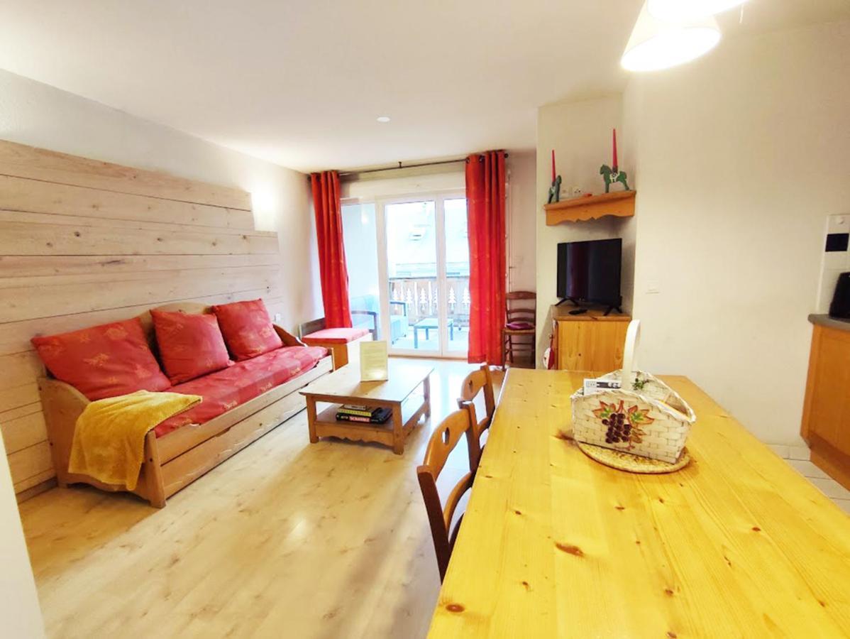 Le 102, T3 Pour 5 Personnes, Vue Montagne, Classe 2 Etoiles Nf, Parking, Piscine En Ete Bagneres-de-Luchon Ngoại thất bức ảnh