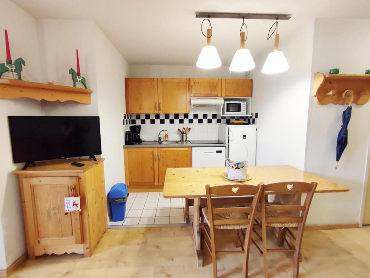 Le 102, T3 Pour 5 Personnes, Vue Montagne, Classe 2 Etoiles Nf, Parking, Piscine En Ete Bagneres-de-Luchon Ngoại thất bức ảnh
